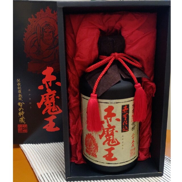 【赤魔王】本格芋焼酎 「赤魔王」赤芋仕込 伝承秘蔵熟成かめ貯蔵 720ml 箱入 食品/飲料/酒の酒(焼酎)の商品写真