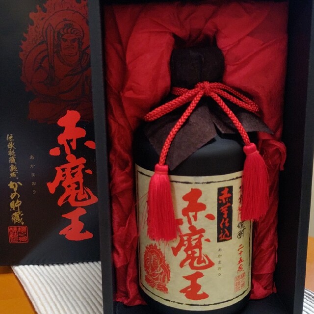 【赤魔王】本格芋焼酎 「赤魔王」赤芋仕込 伝承秘蔵熟成かめ貯蔵 720ml 箱入 食品/飲料/酒の酒(焼酎)の商品写真