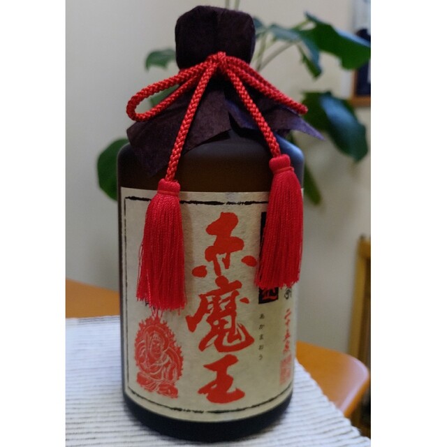 【赤魔王】本格芋焼酎 「赤魔王」赤芋仕込 伝承秘蔵熟成かめ貯蔵 720ml 箱入 食品/飲料/酒の酒(焼酎)の商品写真