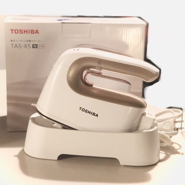 東芝 TOSHIBA コードレス衣類スチーマー TAS-X5(N)の通販 by みかん TOSHIBA TAS-X5(N)