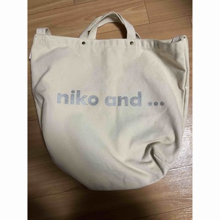 ニコアンド(niko and...)のNiko and… ニコアンドトートバッグ キャンバス生地(トートバッグ)