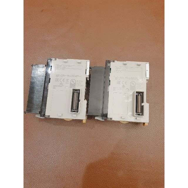 オムロン プログラマブルコントローラ CJ1W-ID211 DC入力ユニット