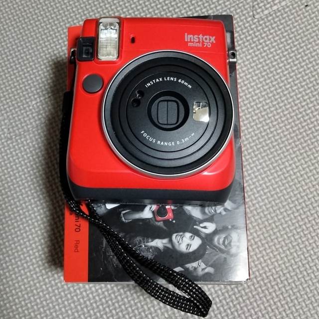 新品 instax mini 70 チェキ  本体スマホ/家電/カメラ