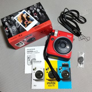 フジフイルム(富士フイルム)の富士フイルム　チェキ　instax mini 70 本体　レッド　赤(フィルムカメラ)