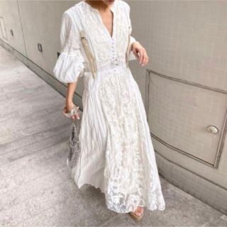 アメリヴィンテージ(Ameri VINTAGE)のAmeri MEDI EMBROIDERY TULLE LACE DRESS(ロングワンピース/マキシワンピース)