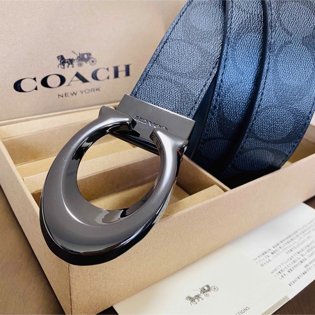 COACH(コーチ)のCOACHコーチ新品正規品リバーシブルレザーベルトメンズ　彼氏　通勤　プレゼント メンズのファッション小物(ベルト)の商品写真