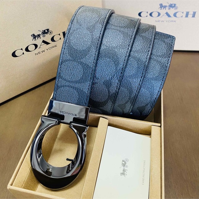 COACH(コーチ)のCOACHコーチ新品正規品リバーシブルレザーベルトメンズ　彼氏　通勤　プレゼント メンズのファッション小物(ベルト)の商品写真