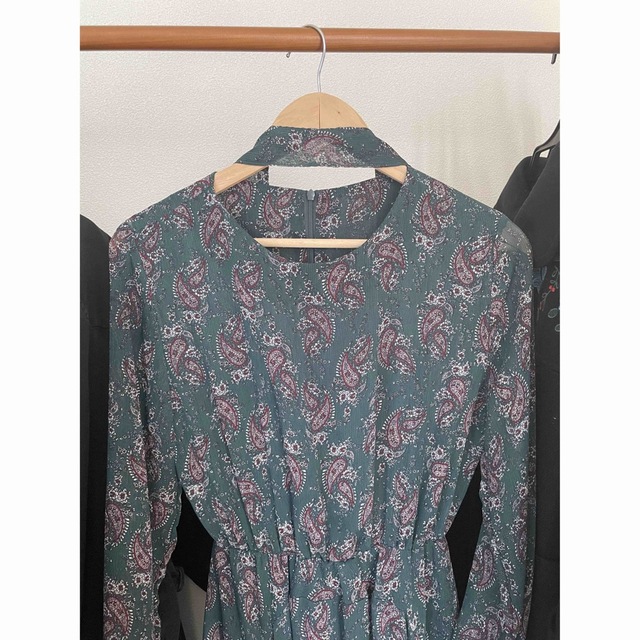 Ameri VINTAGE(アメリヴィンテージ)のPAISLEY SHIRRING DRESS グリーン レディースのワンピース(ロングワンピース/マキシワンピース)の商品写真