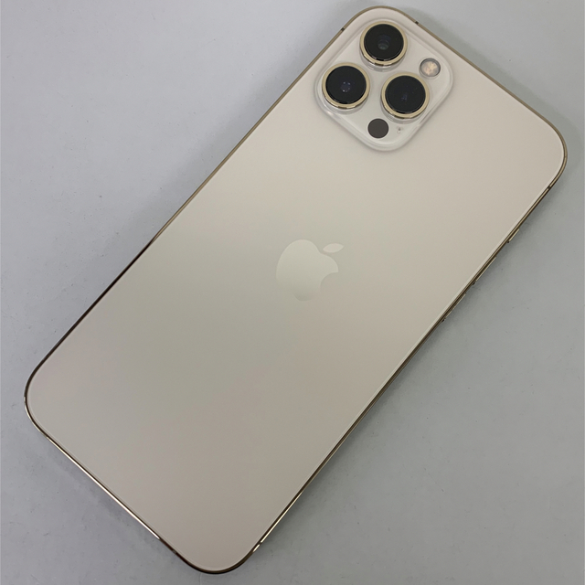 iPhone(アイフォーン)の訳あり iPhone12 Pro Max 128GB ゴールド au スマホ/家電/カメラのスマートフォン/携帯電話(スマートフォン本体)の商品写真