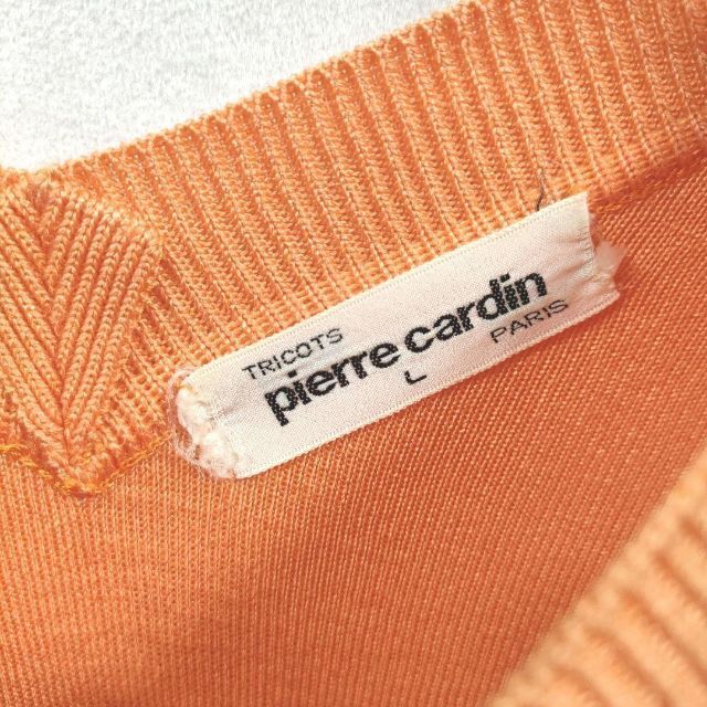 pierre cardin(ピエールカルダン)のピエールカルダン ニット カーディガン 花 ワンポイント オレンジ レディースのトップス(カーディガン)の商品写真