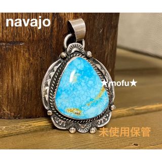 存在感抜群 きれいな天然石のカラフルなペンダント インディアン