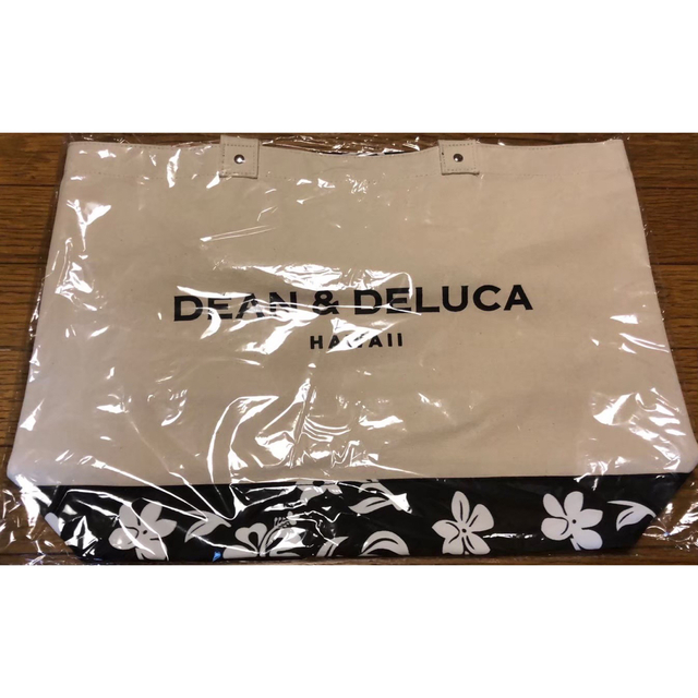 DEAN & DELUCA(ディーンアンドデルーカ)の【新品】DEAN&DELUCA ハワイ限定 ハイビスカス柄トートバッグ メンズのバッグ(トートバッグ)の商品写真