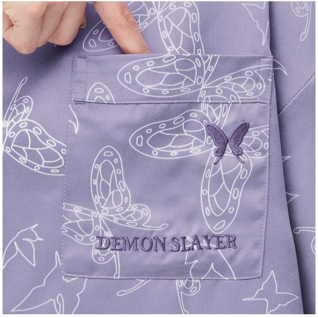 GU(ジーユー)のGU サテンパジャマ(長袖&ロングパンツ) Demon Slayer S レディースのルームウェア/パジャマ(パジャマ)の商品写真