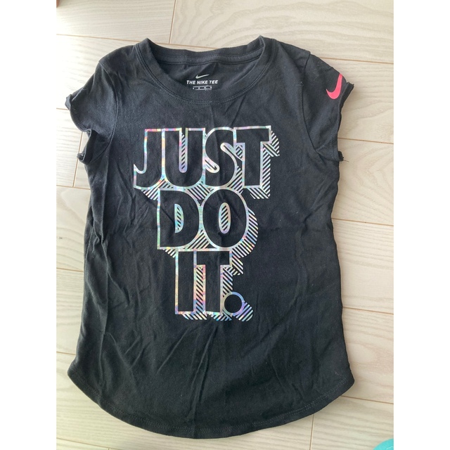 NIKE(ナイキ)のNIKE キッズ/ベビー/マタニティのキッズ服女の子用(90cm~)(Tシャツ/カットソー)の商品写真