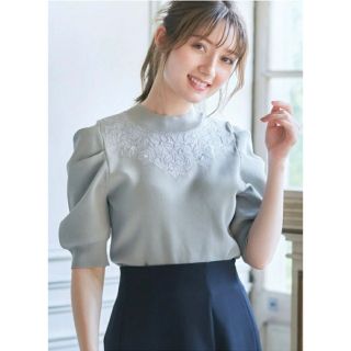 ノエラ(Noela)の☆新品未使用☆ ノエラ Noela 刺繍ニット トップス ニット  グリーン(カットソー(半袖/袖なし))