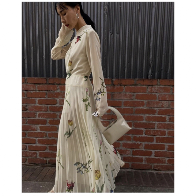 AMERI VINTAGE SOFIA PLEATS DRESS アイボリー 2022人気の 10045円引き