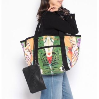 デシグアル(DESIGUAL)の新品✨タグ付き♪デシグアル　ポーチ付き　トートバッグ　大特価‼️(トートバッグ)