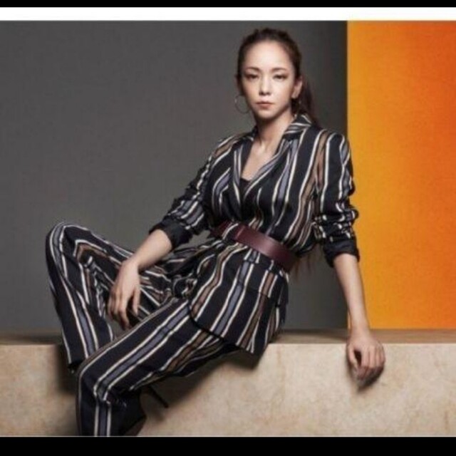 H&M(エイチアンドエム)の【値下げ中】H&M安室奈美恵コラボ　セットアップ レディースのレディース その他(セット/コーデ)の商品写真