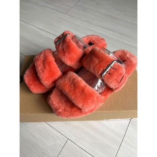 アグ(UGG)の【新品・未使用】UGG レディース　サンダル　W FUZZ YEAH(サンダル)