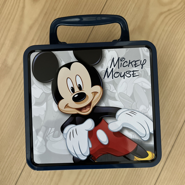 Disney(ディズニー)のディズニー　クッキー缶 エンタメ/ホビーのおもちゃ/ぬいぐるみ(キャラクターグッズ)の商品写真