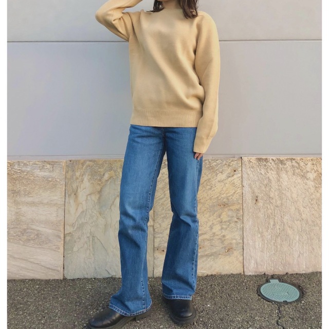 UNIQLO(ユニクロ)のフレアハイライズジーンズ レディースのパンツ(デニム/ジーンズ)の商品写真