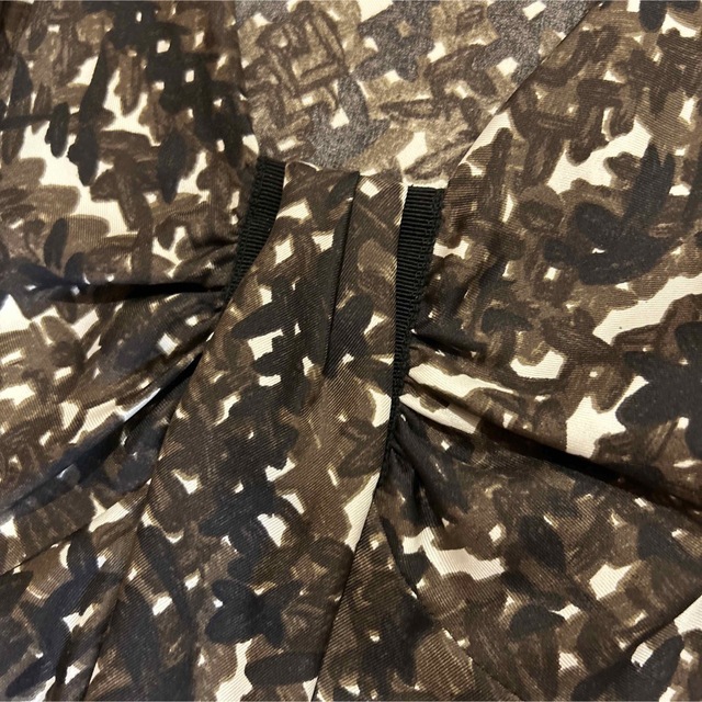 PAULE KA(ポールカ)のポールカ　シルク100% ブラウスとスカートのセットアップ　38サイズ レディースのフォーマル/ドレス(スーツ)の商品写真
