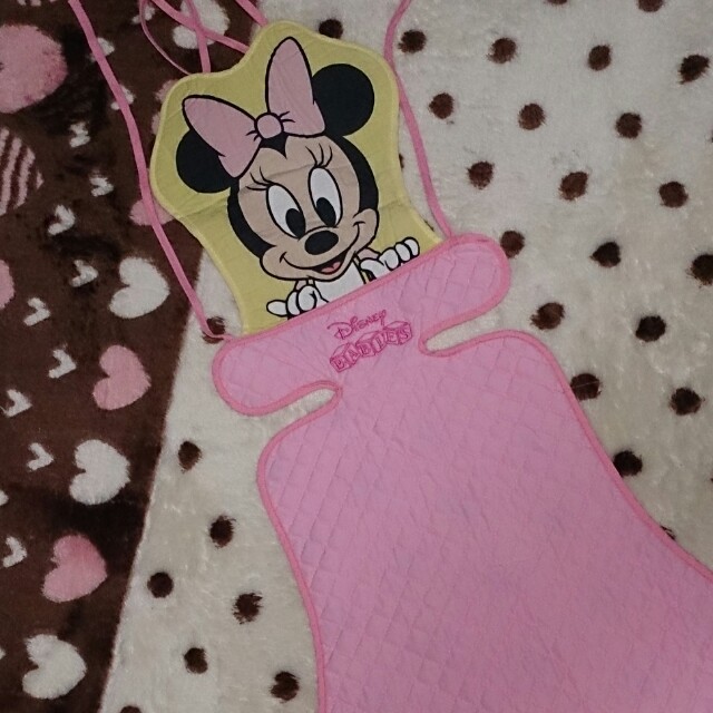 Disney(ディズニー)のミニーちゃんのベビーカーシート♪ キッズ/ベビー/マタニティの外出/移動用品(ベビーカー/バギー)の商品写真