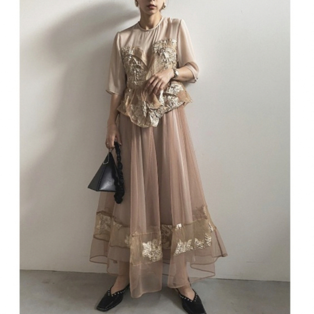 Ameri VINTAGE(アメリヴィンテージ)のAMERI JACQUARD LAYERED TULLE DRESS レディースのワンピース(ロングワンピース/マキシワンピース)の商品写真