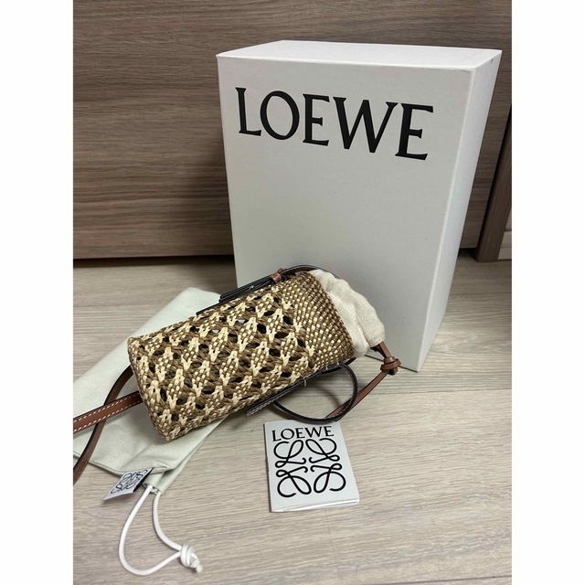 LOEWE(ロエベ)のLOEWE シリンダーポケット レディースのバッグ(かごバッグ/ストローバッグ)の商品写真
