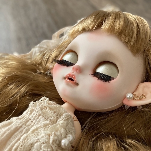 necoma doll】ライトブラウンヘアの白肌ちゃん◇OFフルセット!の通販