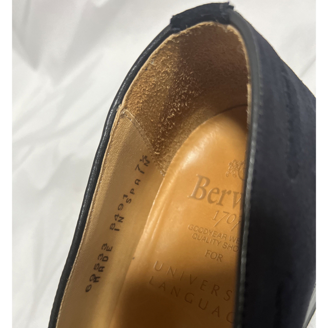 Berwick(バーウィック)の【使用数回】バーウィック/タッセルローファー/ネイビースウェード/7 1/2/ メンズの靴/シューズ(ドレス/ビジネス)の商品写真