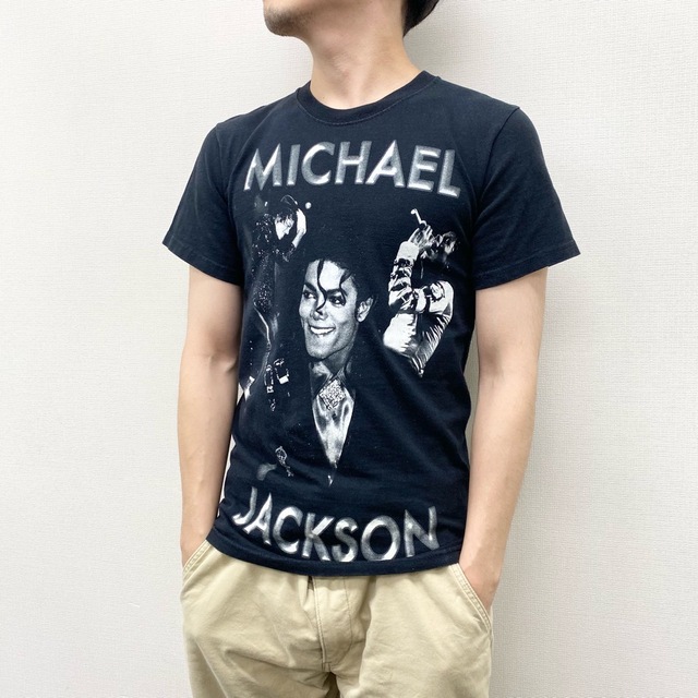 FRUIT OF THE LOOM(フルーツオブザルーム)のUS古着 マイケルジャクソン MICHAEL JACKSON アーティストTシャツ 半袖  サイズ：メンズ S ブラック【中古】 メンズのトップス(Tシャツ/カットソー(半袖/袖なし))の商品写真