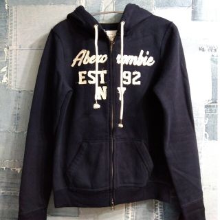 アバクロンビーアンドフィッチ(Abercrombie&Fitch)のアバクロ　パーカー(パーカー)