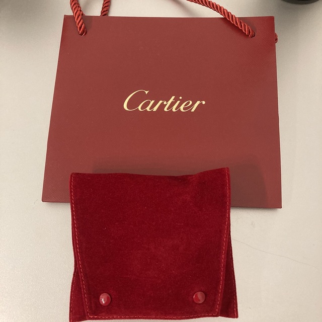 Cartier(カルティエ)のカルチェ★ カルティエ★ウォッチピロー★時計★保存袋★紙袋付★カルテ レディースのファッション小物(腕時計)の商品写真