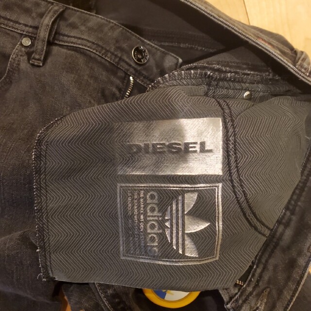 adidas(アディダス)のDIESEL×adidas　デニム　ジーパン　ジーンズ　36 メンズのパンツ(デニム/ジーンズ)の商品写真