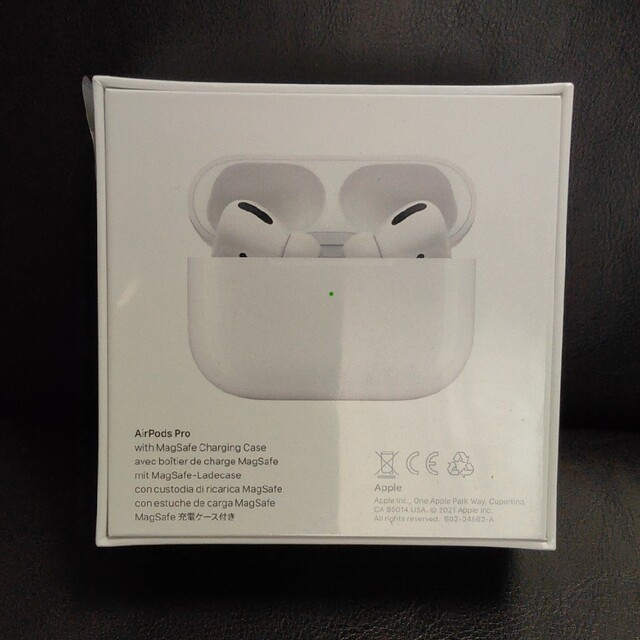 Apple(アップル)のアップル AirPods Pro MLWK3J/A スマホ/家電/カメラのオーディオ機器(ヘッドフォン/イヤフォン)の商品写真