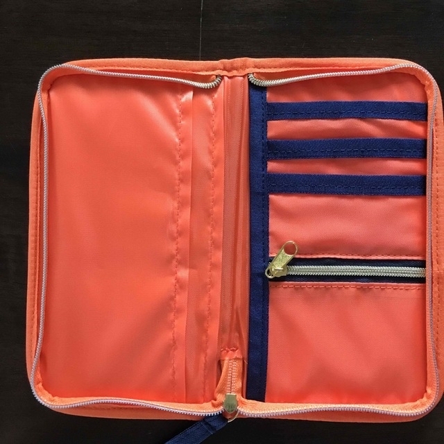 BEAMS(ビームス)のパスポートケース　巾着　電卓セット インテリア/住まい/日用品の日用品/生活雑貨/旅行(旅行用品)の商品写真