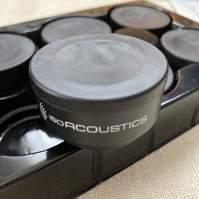 ISO ACOUSTICS  ISO-PUCK mini インシュレーター 楽器のレコーディング/PA機器(スピーカー)の商品写真