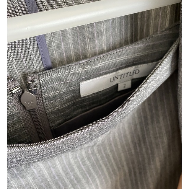 UNTITLED(アンタイトル)のレディース　スーツ　セットアップ　グレー　ストライプ　 レディースのフォーマル/ドレス(スーツ)の商品写真