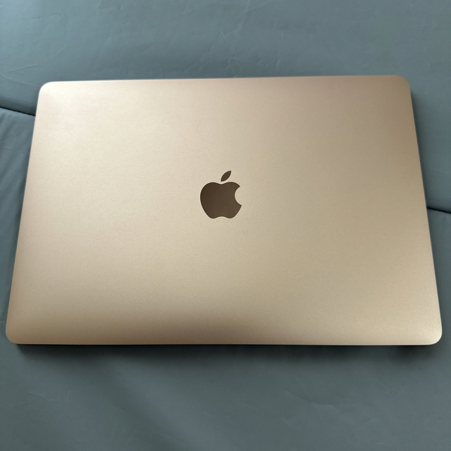 MacBook Air 13.3インチ　ゴールド