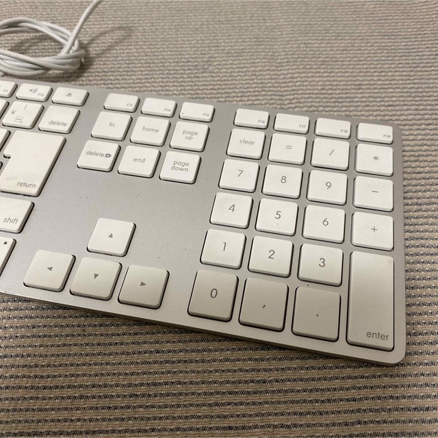 Mac (Apple)(マック)のApple keyboard 純正テンキー付きUSBコード C スマホ/家電/カメラのPC/タブレット(PC周辺機器)の商品写真