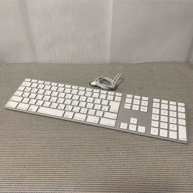 Mac (Apple)(マック)のApple keyboard 純正テンキー付きUSBコード C スマホ/家電/カメラのPC/タブレット(PC周辺機器)の商品写真