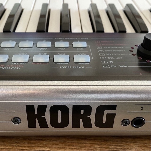 KORG(コルグ)のKORG R3 シンセサイザー・ボコーダー 楽器の鍵盤楽器(キーボード/シンセサイザー)の商品写真