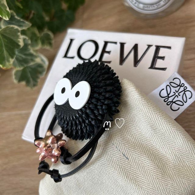 LOEWE　ロエベ　ススワタリスタッズチャーム　スタジオジブリコラボ　千と千尋