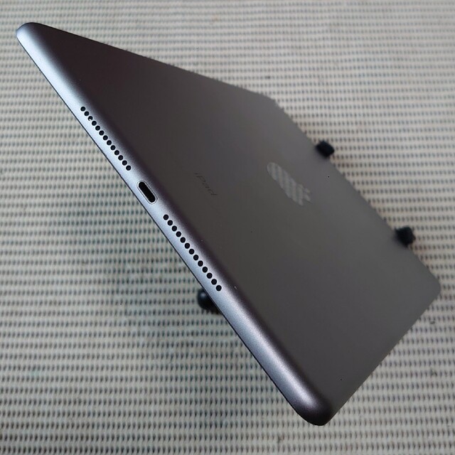 完動品液晶無傷iPad第6世代(A1893)本体32GBグレイWi-Fiモデル