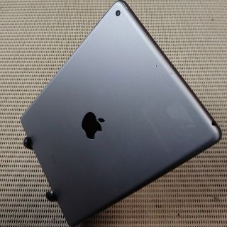 iPad - 完動品液晶無傷iPad第6世代(A1893)本体32GBグレイWi-Fiモデルの ...