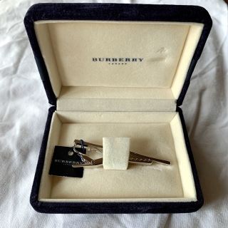 バーバリー(BURBERRY)の新品 未使用 BURBERRY LONDON ネクタイピン 箱付き メンズ(ネクタイピン)