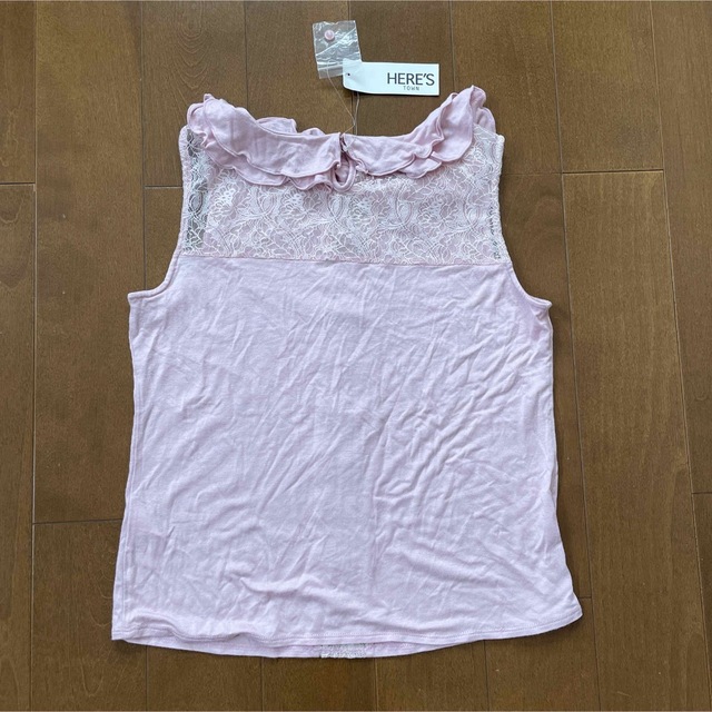 HERE'S(ヒアーズ)の新品未使用　ノースリーブシャツ　ライトピンク　Sサイズ レディースのトップス(カットソー(半袖/袖なし))の商品写真