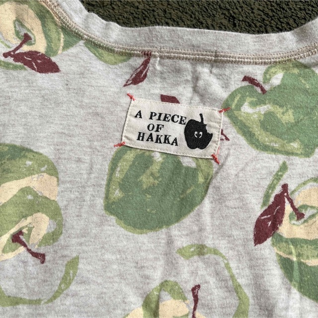 hakka kids(ハッカキッズ)のハッカキッズ　リンゴTシャツ　140 キッズ/ベビー/マタニティのキッズ服女の子用(90cm~)(Tシャツ/カットソー)の商品写真