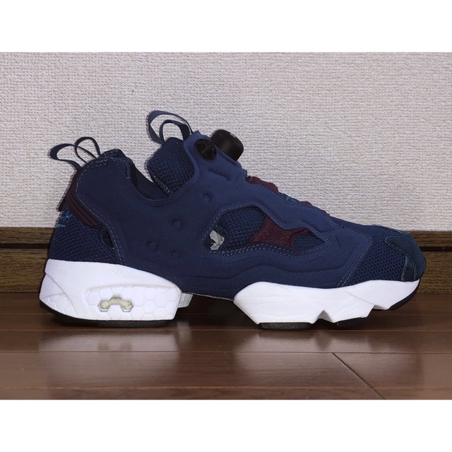 Reebok(リーボック)の美品 REEBOK INSTA PUMP FURY HK 25cm 青 白 og レディースの靴/シューズ(スニーカー)の商品写真